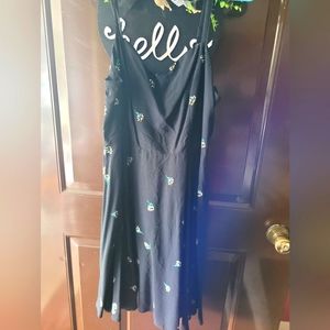 Medium old navy Cami dress black with daisies